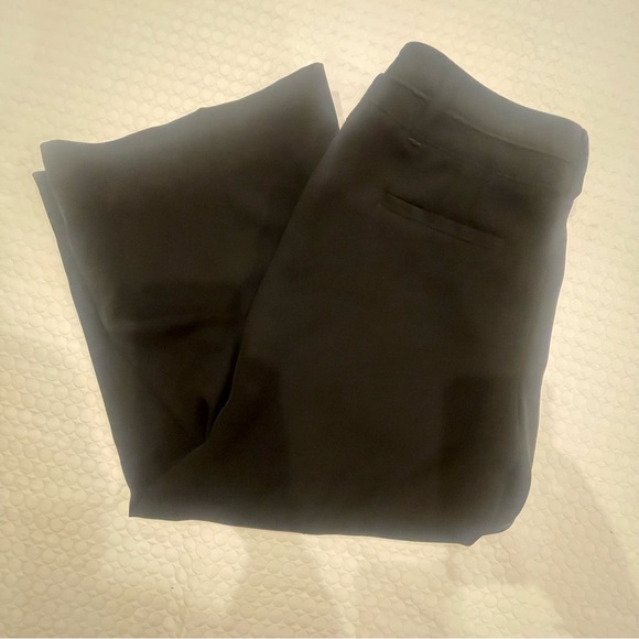 WHBM. Sz 4. Black Legacy Wide Leg Pant. Classic lightweight. Wardrobe essential - Picture 11 of 17